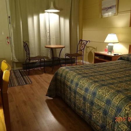 Motel Lyse Римуски Екстериор снимка