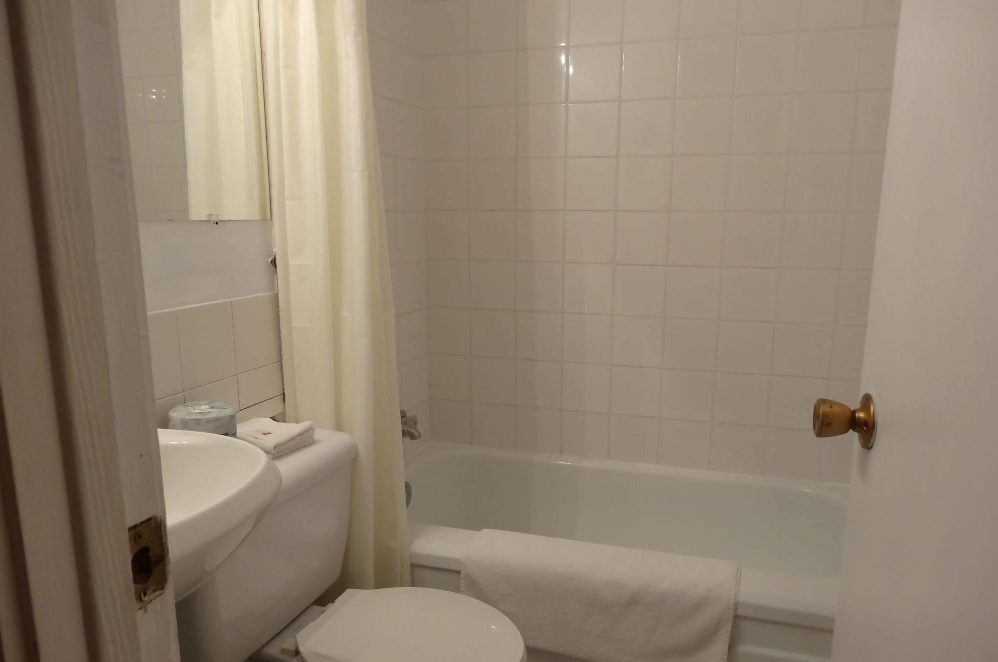 Motel Lyse Римуски Екстериор снимка