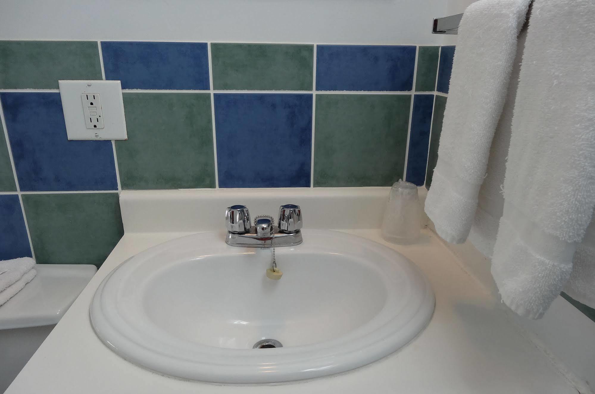 Motel Lyse Римуски Екстериор снимка