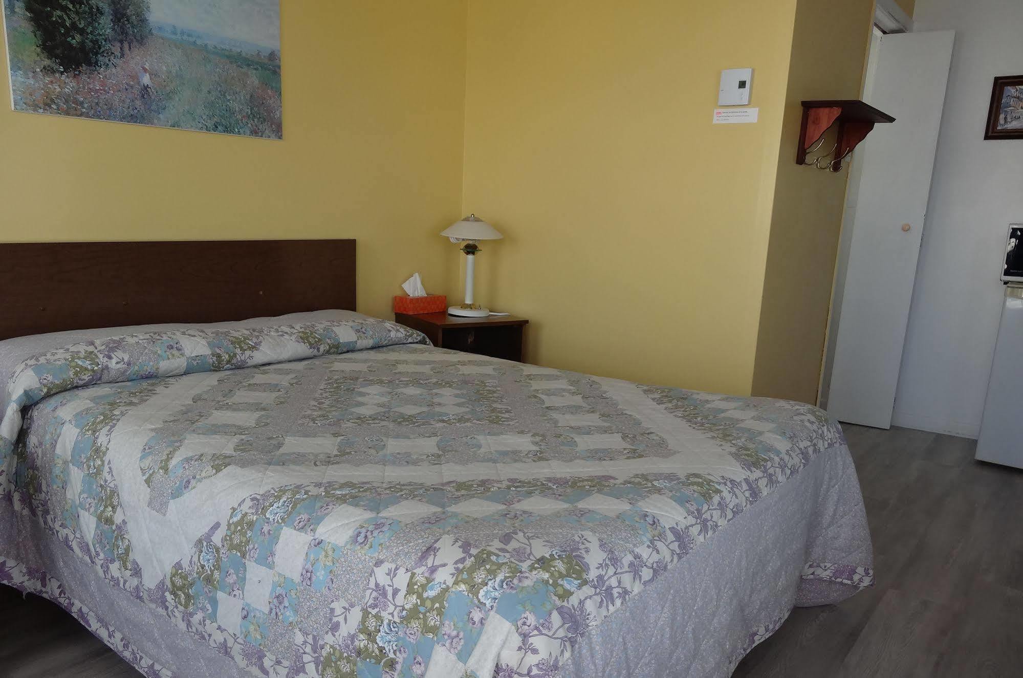 Motel Lyse Римуски Екстериор снимка