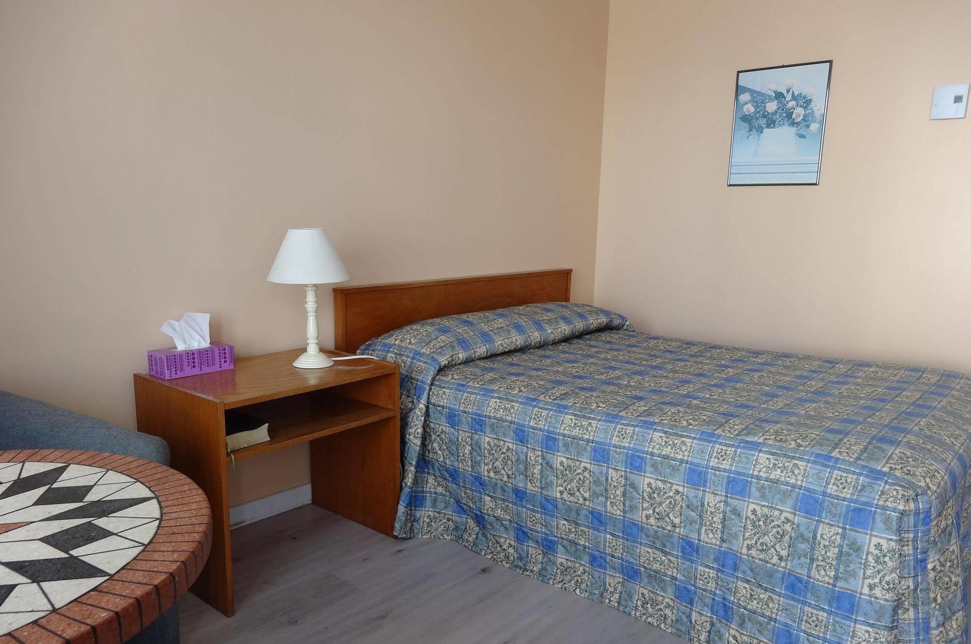 Motel Lyse Римуски Екстериор снимка