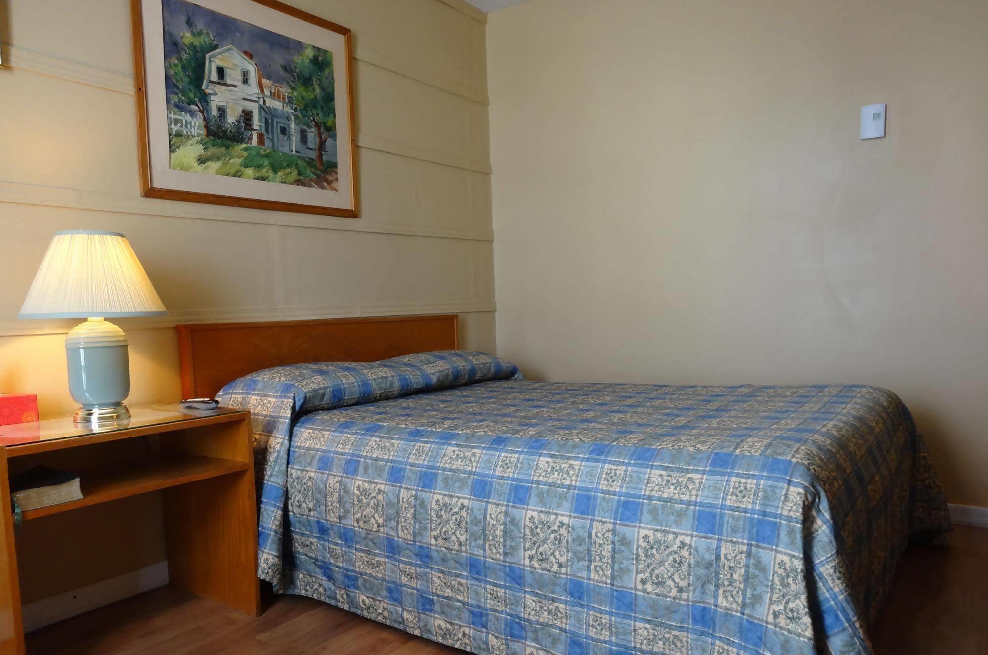 Motel Lyse Римуски Екстериор снимка