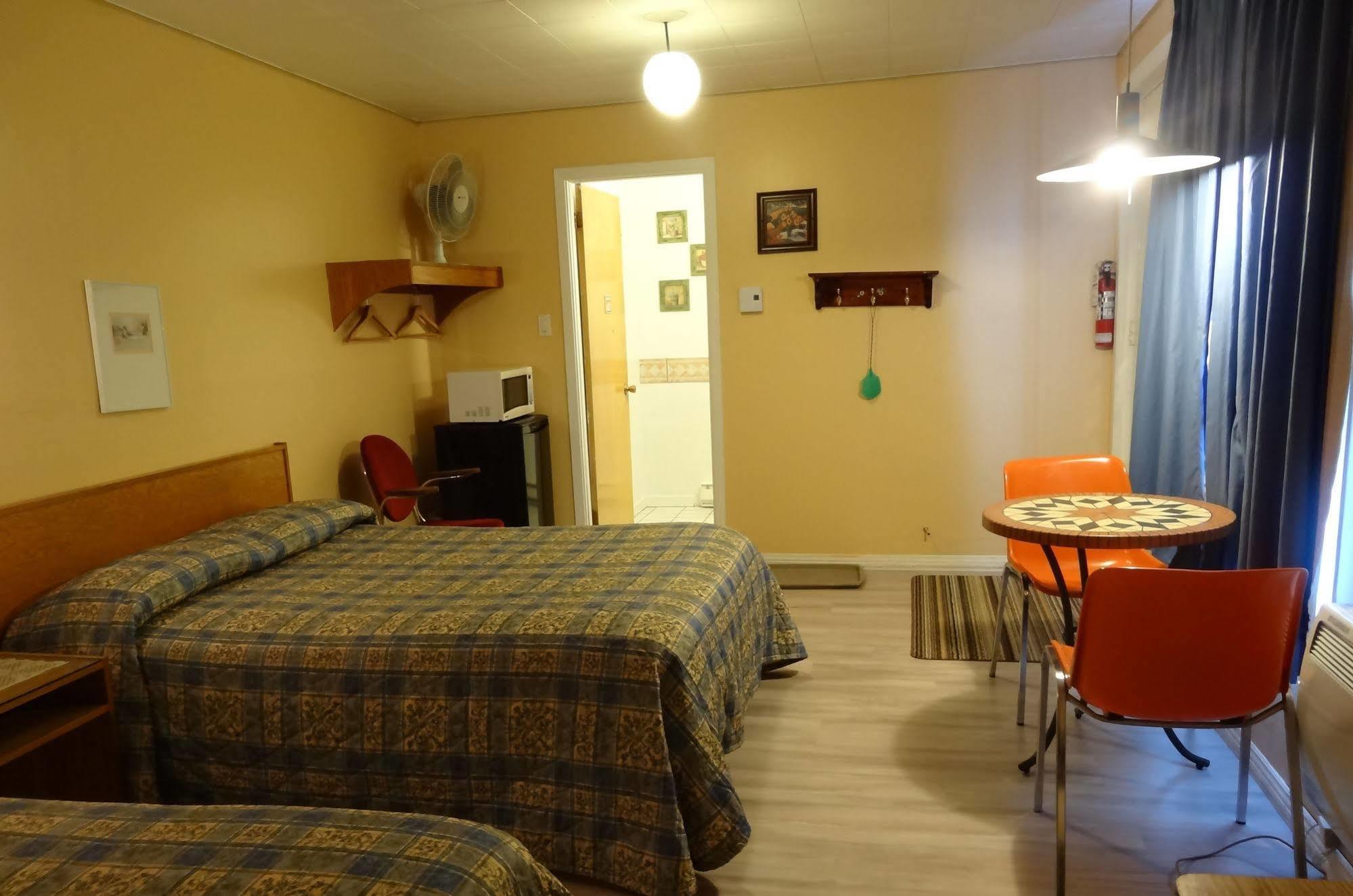 Motel Lyse Римуски Екстериор снимка