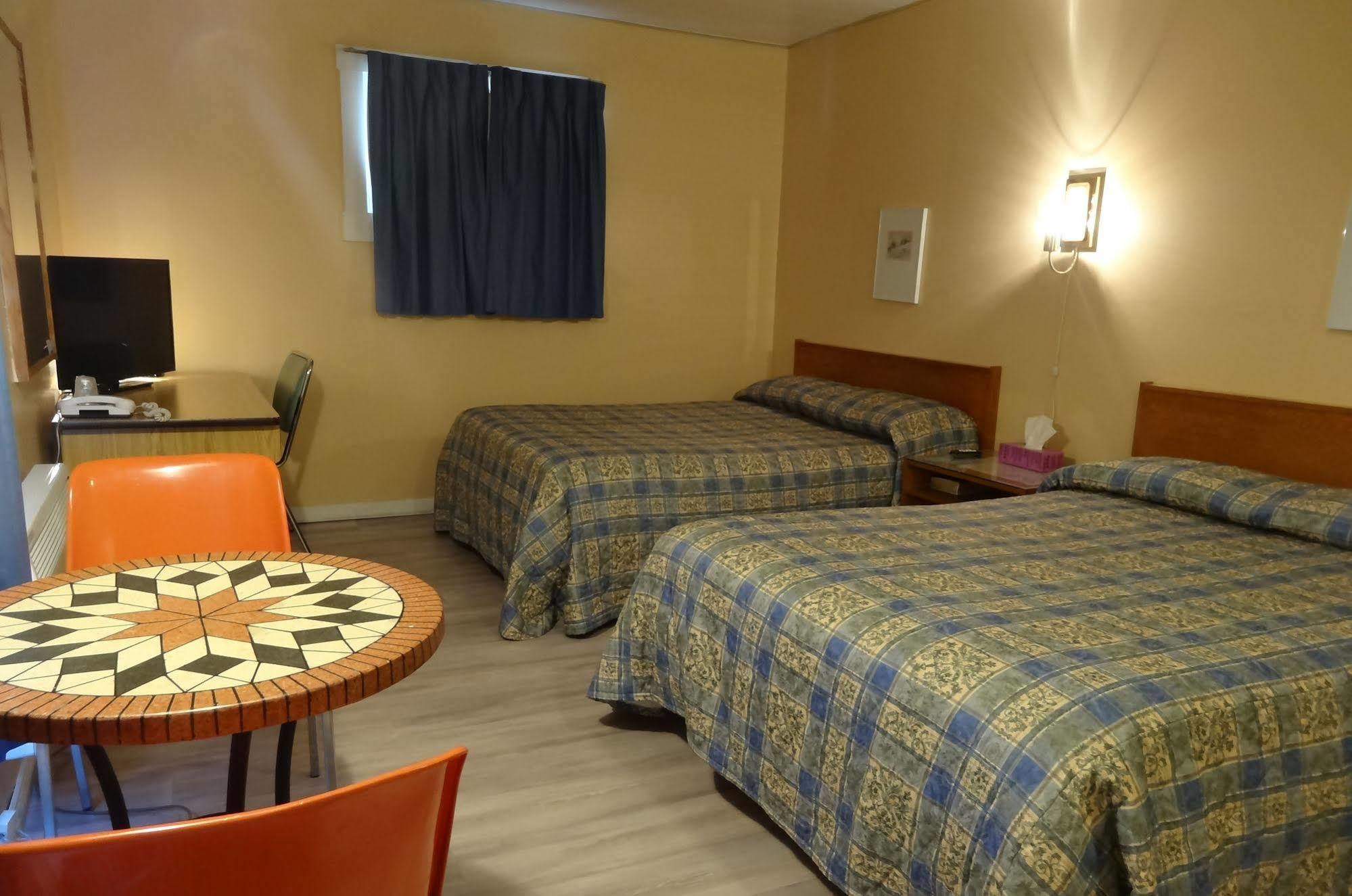 Motel Lyse Римуски Екстериор снимка