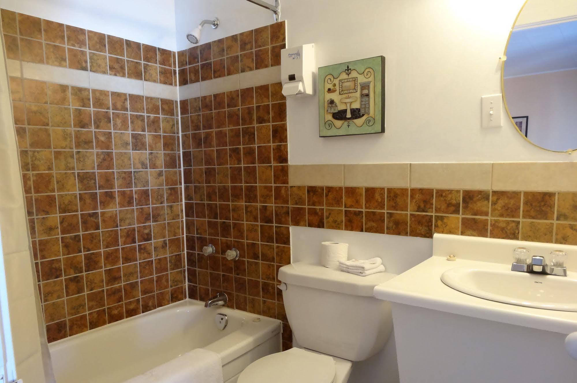 Motel Lyse Римуски Екстериор снимка