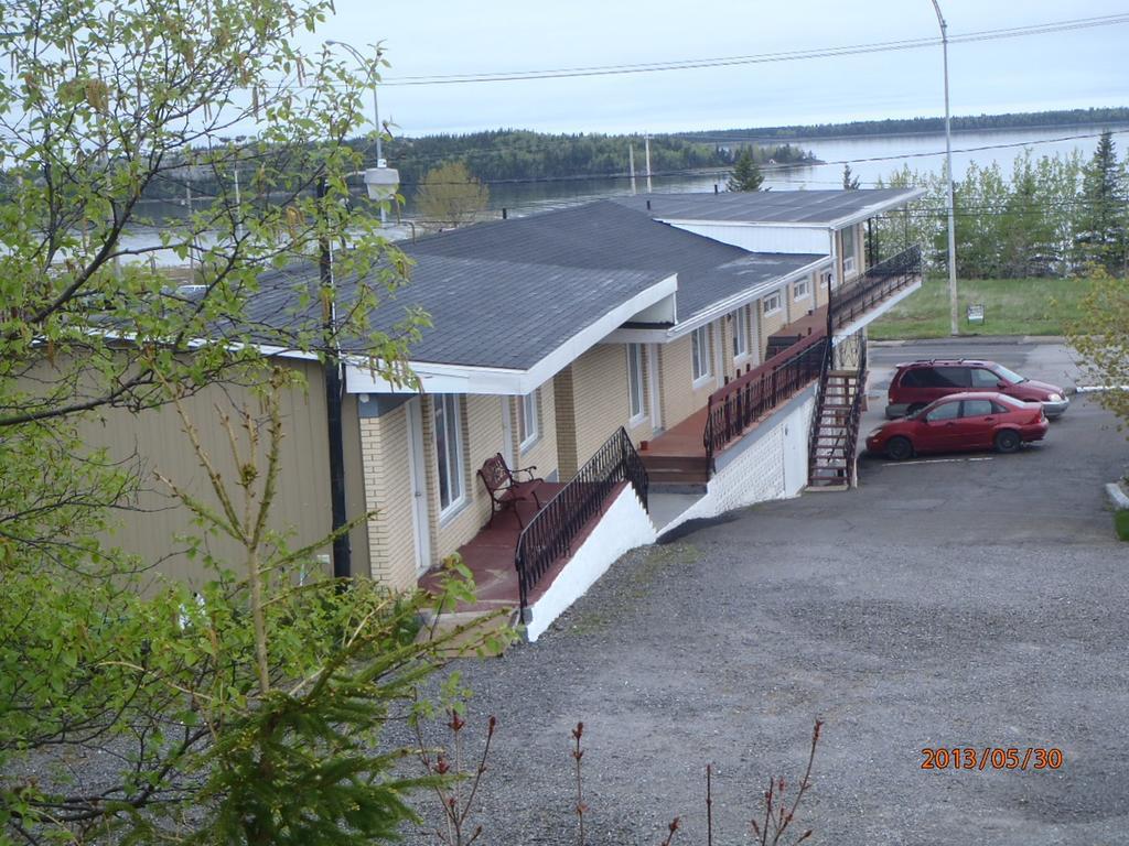 Motel Lyse Римуски Екстериор снимка